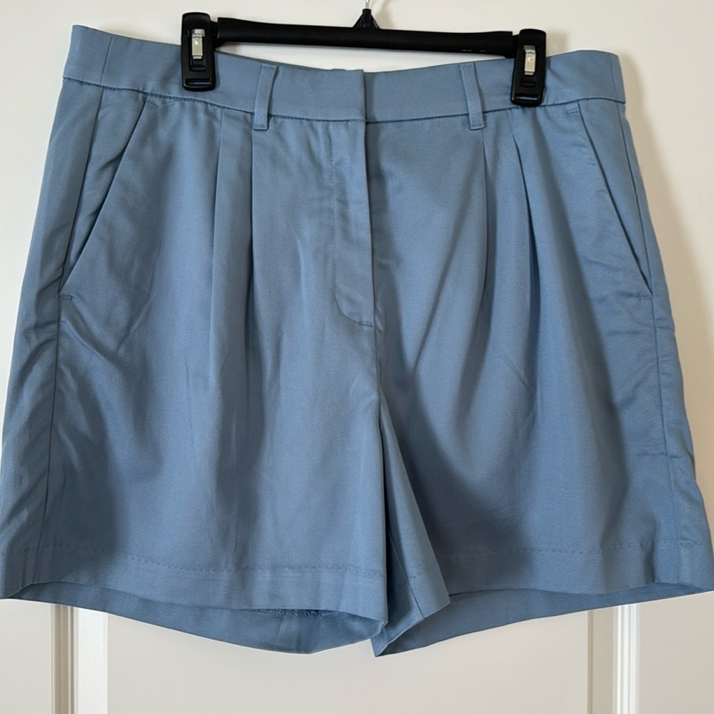 Never Worn! Old Navy Size L | Extra High-Waisted Trouser Shorts in Dusty Blue